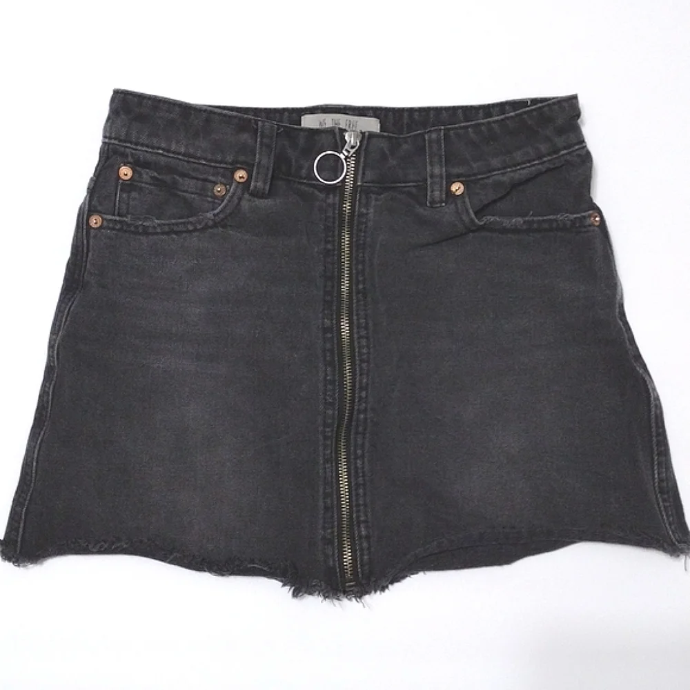 Free People We The Free Black Zip Front Denim Micro Mini Skirt Y2K Size 25